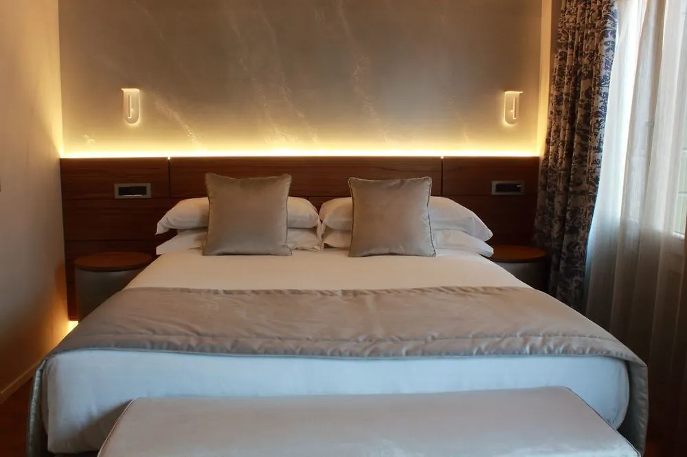 ***  Rosa Salva Hotel Venice Italy